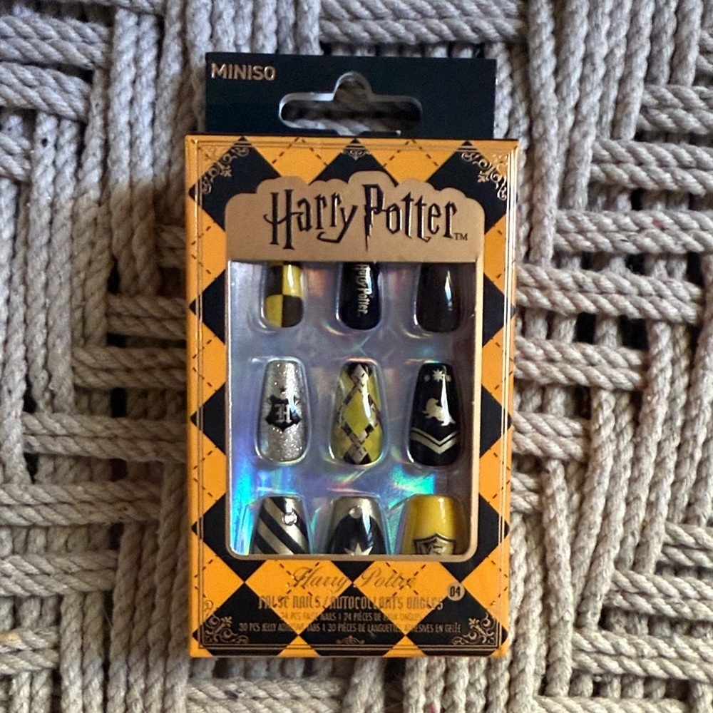 NEW Harry Potter Artificial Fake Nail Set with Jelly Adhesive